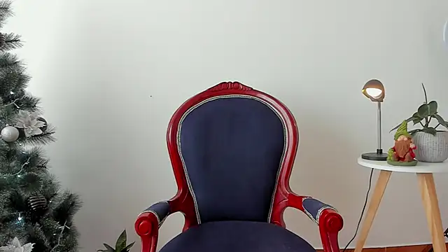 cuddlingbunny online show from December 10, 2024, 9:11 pm