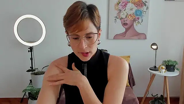 cuddlingbunny online show from February 28, 2025, 6:20 pm