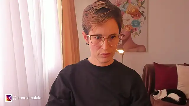 cuddlingbunny online show from March 10, 2025, 10:55 pm