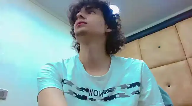 Sr BonnyEthan online show from December 31, 2024, 1:52 pm