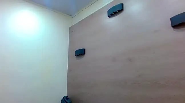 Sr BonnyEthan online show from January 7, 2025, 1:24 pm