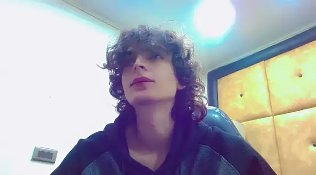 Sr BonnyEthan online show from March 4, 2025, 1:38 pm