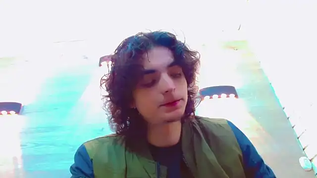 Sr BonnyEthan online show from November 5, 2025, 1:44 pm