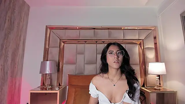 DaraBeckett online show from January 17, 2025, 11:59 am