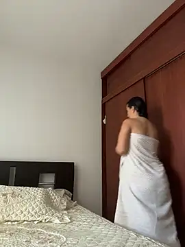 emely sexx20 online show from March 19, 2026, 7:40 pm