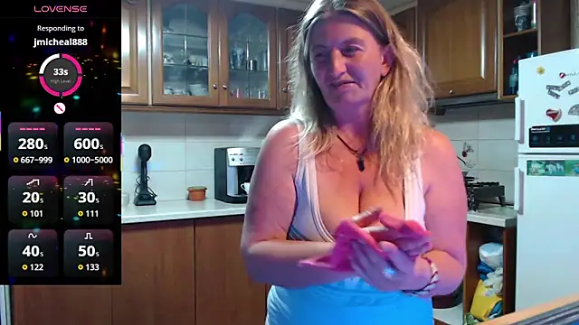 JennaDeluxe online show from April 4, 2026, 8:28 pm