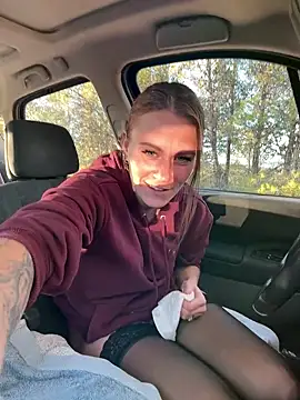 selenaluvv online show from January 24, 2025, 4:39 pm