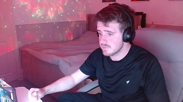 maxy49 online show from November 22, 2025, 3:00 pm