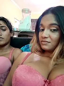 Indianqueen03 online show from October 18, 2025, 1:56 pm