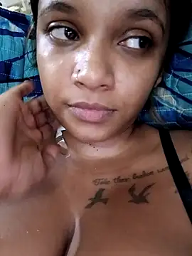 Indianqueen03 online show from April 16, 2026, 5:03 pm