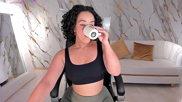 AlessaRomero online show from March 10, 2025, 7:29 pm