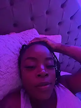 Miss westt  online show from November 16, 2025, 4:40 am