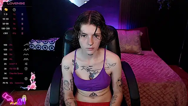 pretty cristal69 online show from March 31, 2026, 11:05 pm