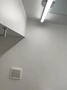 Snapshot of Your_Paris chatting on October 22, 2025, 2:06 pm Your Paris online show from October 22, 2025, 2:06 pm