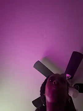 Snapshot of Your_Paris chatting on November 5, 2025, 1:00 pm Your Paris online show from November 5, 2025, 1:00 pm