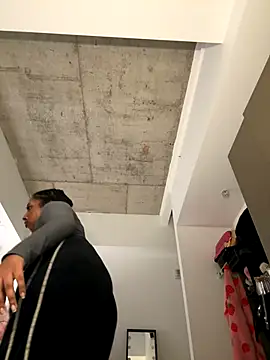 Snapshot of Your_Paris chatting on December 16, 2025, 5:45 am Your Paris online show from December 16, 2025, 5:45 am