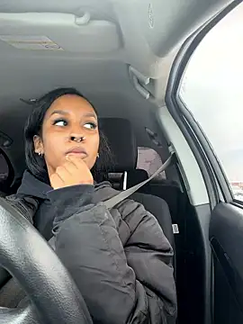 Snapshot of Your_Paris chatting on January 5, 2026, 5:27 pm Your Paris online show from January 5, 2026, 5:27 pm