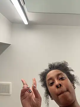 Snapshot of Your_Paris chatting on January 10, 2026, 12:45 am Your Paris online show from January 10, 2026, 12:45 am