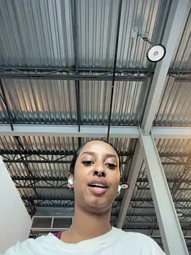 Snapshot of Your_Paris chatting on January 31, 2026, 7:11 pm Your Paris online show from January 31, 2026, 7:11 pm