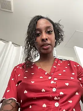 Snapshot of Your_Paris chatting on February 20, 2026, 8:38 am Your Paris online show from February 20, 2026, 8:38 am