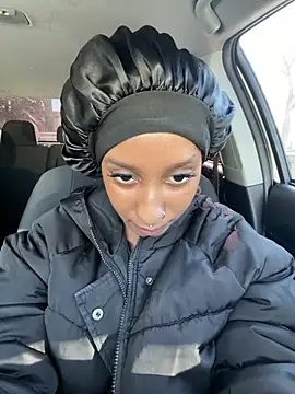 Snapshot of Your_Paris chatting on February 20, 2026, 8:42 pm Your Paris online show from February 20, 2026, 8:42 pm