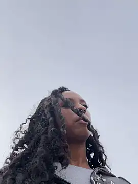 Snapshot of Your_Paris chatting on March 16, 2026, 5:50 pm Your Paris online show from March 16, 2026, 5:50 pm