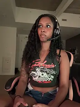 Snapshot of Your_Paris chatting on March 26, 2026, 4:07 am Your Paris online show from March 26, 2026, 4:07 am