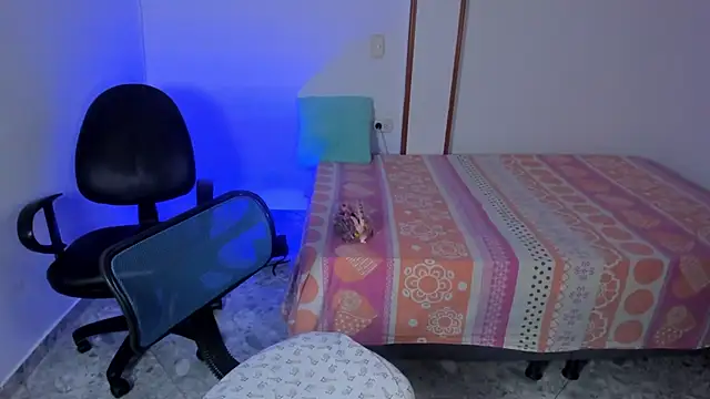 iris torrez  online show from September 21, 2025, 2:29 pm