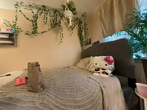 magicalc00ch online show from February 9, 2026, 10:14 pm