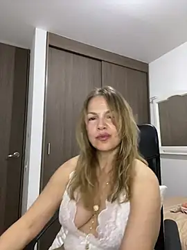 Leyna liu online show from January 18, 2025, 2:47 am