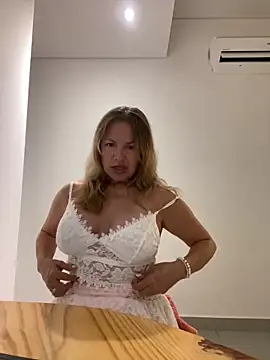 Leyna liu online show from March 6, 2025, 1:58 am