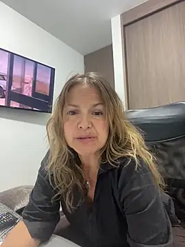 Leyna liu online show from March 23, 2025, 3:10 am