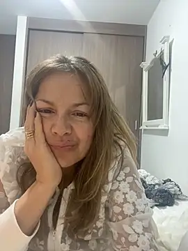 Leyna liu online show from September 14, 2025, 2:00 am