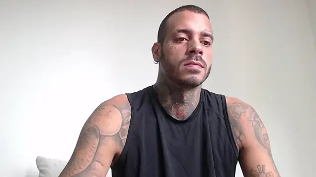 mulatos16 online show from December 16, 2024, 2:49 pm