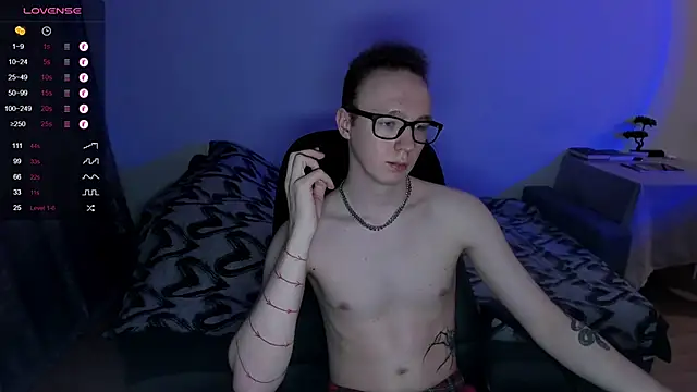Snapshot of Alex_silents chatting on December 8, 2024, 1:03 pm Alex silents online show from December 8, 2024, 1:03 pm