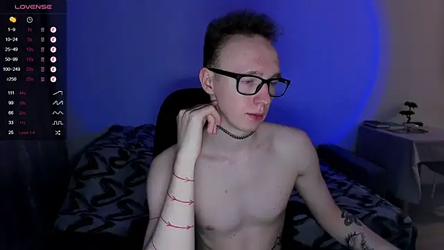 Snapshot of Alex_silents chatting on January 18, 2025, 6:32 pm Alex silents online show from January 18, 2025, 6:32 pm