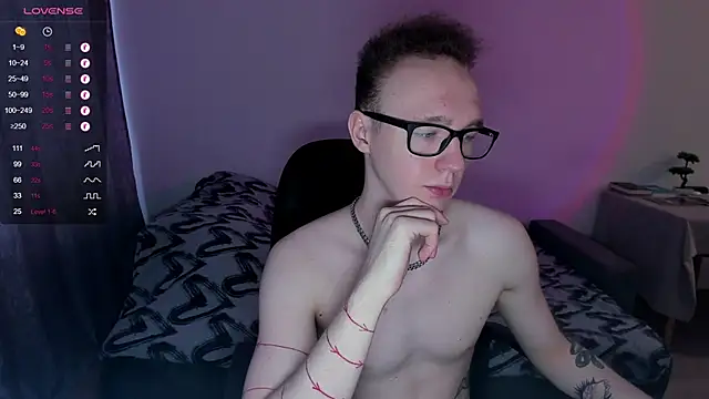 Snapshot of Alex_silents chatting on January 20, 2025, 10:51 am Alex silents online show from January 20, 2025, 10:51 am