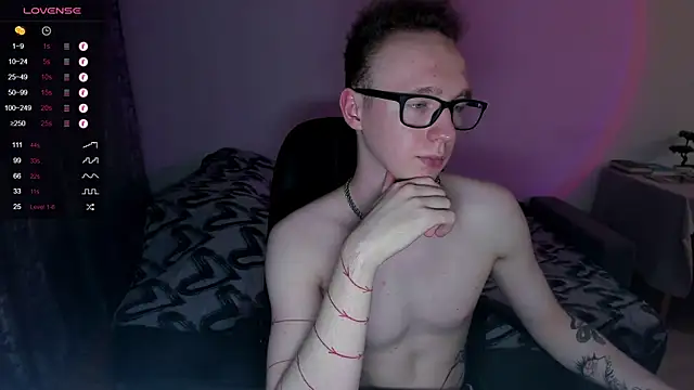 Snapshot of Alex_silents chatting on January 20, 2025, 1:53 pm Alex silents online show from January 20, 2025, 1:53 pm