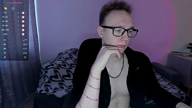 Snapshot of Alex_silents chatting on January 25, 2025, 10:40 am Alex silents online show from January 25, 2025, 10:40 am