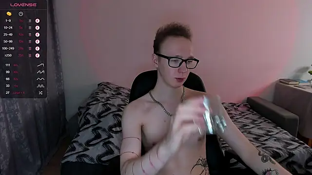 Snapshot of Alex_silents chatting on February 8, 2025, 1:54 pm Alex silents online show from February 8, 2025, 1:54 pm