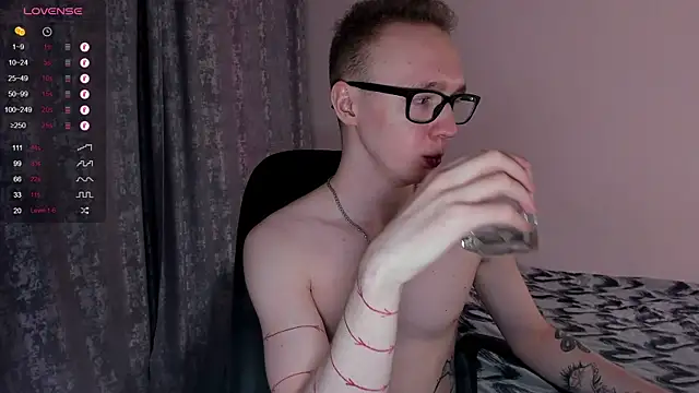 Snapshot of Alex_silents chatting on March 12, 2025, 4:13 pm Alex silents online show from March 12, 2025, 4:13 pm