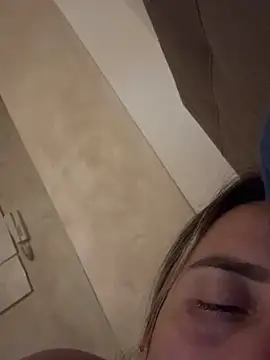 casalinga88 online show from November 9, 2025, 3:38 am