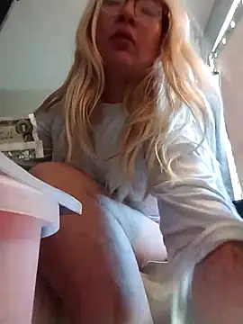 xWhoreAbleX Pika online show from April 27, 2026, 6:50 pm