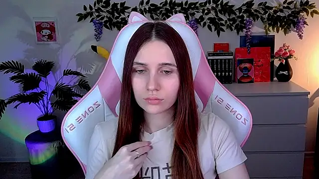 AliceCharmy online show from March 18, 2026, 3:59 pm