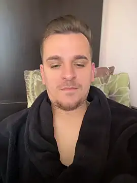 Snapshot of Huge_cock22cm chatting on April 24, 2026, 7:33 am Huge cock22cm online show from April 24, 2026, 7:33 am