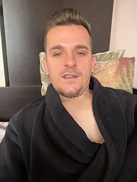 Snapshot of Huge_cock22cm chatting on April 30, 2026, 8:31 am Huge cock22cm online show from April 30, 2026, 8:31 am