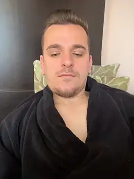 Snapshot of Huge_cock22cm chatting on May 5, 2026, 7:38 am Huge cock22cm online show from May 5, 2026, 7:38 am