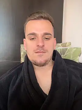 Snapshot of Huge_cock22cm chatting on May 7, 2026, 9:58 am Huge cock22cm online show from May 7, 2026, 9:58 am