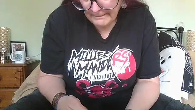 Snapshot of MissKisu chatting on December 2, 2025, 11:15 am MissKisu online show from December 2, 2025, 11:15 am