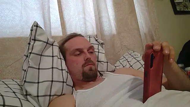 Snapshot of VitaminDrewFl chatting on February 17, 2026, 5:52 pm VitaminDrewFl online show from February 17, 2026, 5:52 pm